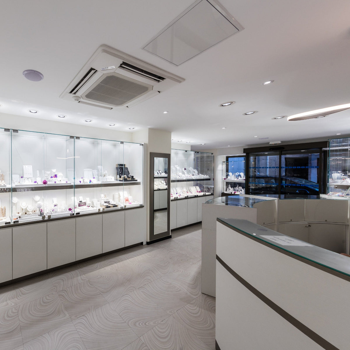 Photo magasin intérieur 2