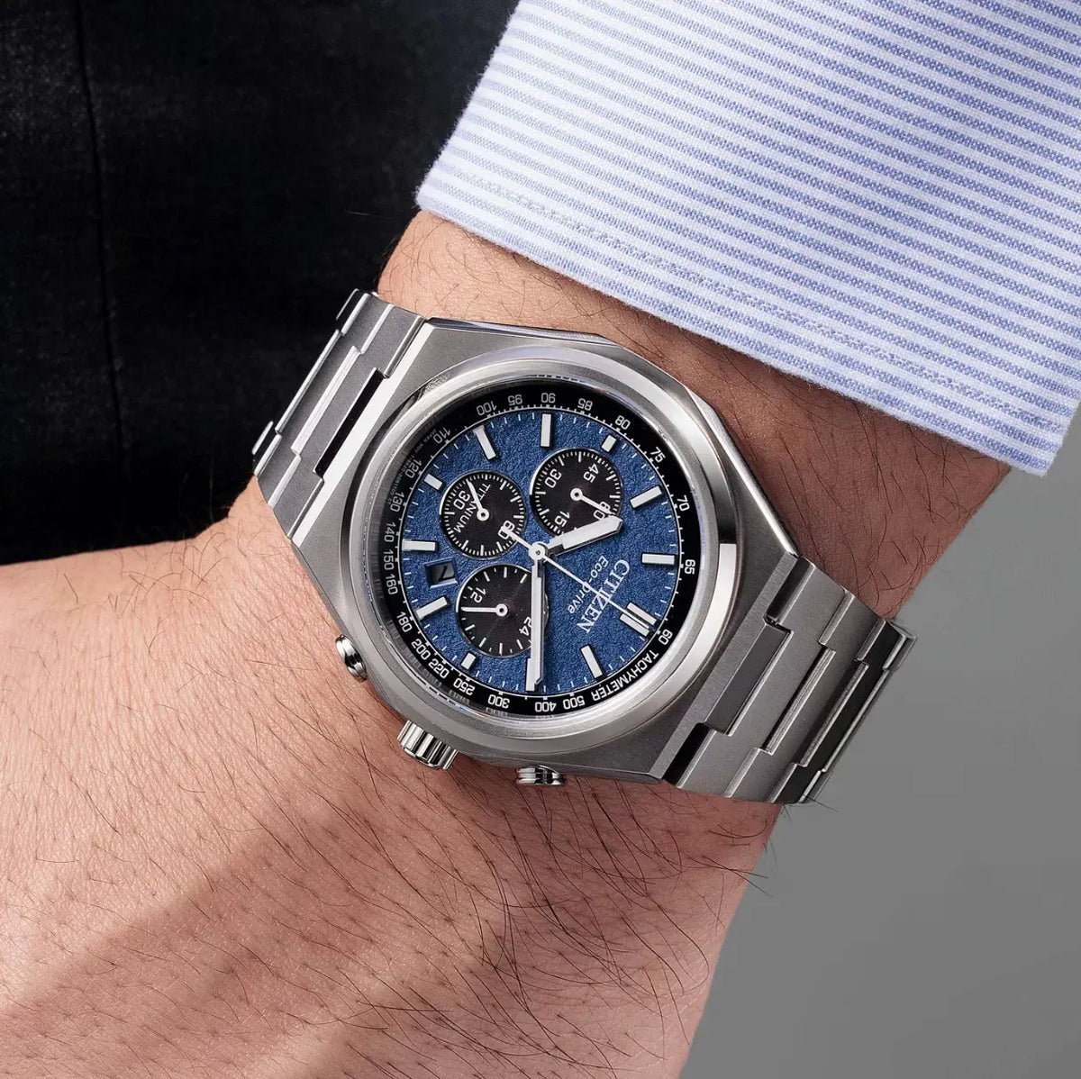 Montre Citizen Eco-Drive Super Titanium Zenshin Chronographe CA4610-85L